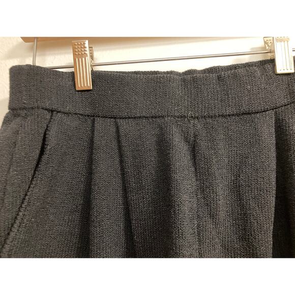 ST JOHN BASICS black pants size 2 pockets cropped 26-28" waist 20" inseam - Picture 2 of 10